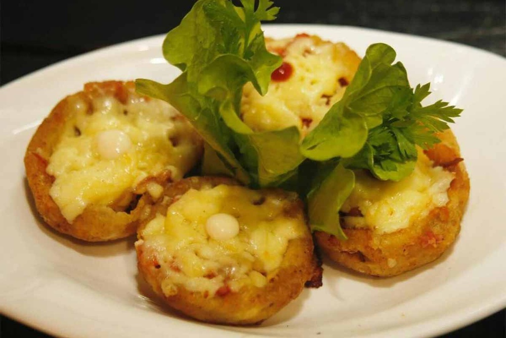 Tostones rellenos de queso gouda