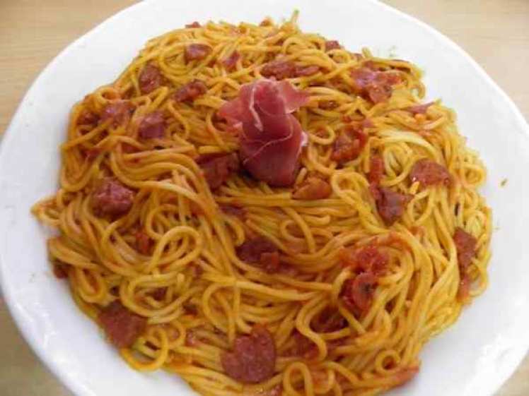 Espaguetis con jamon y queso gouda